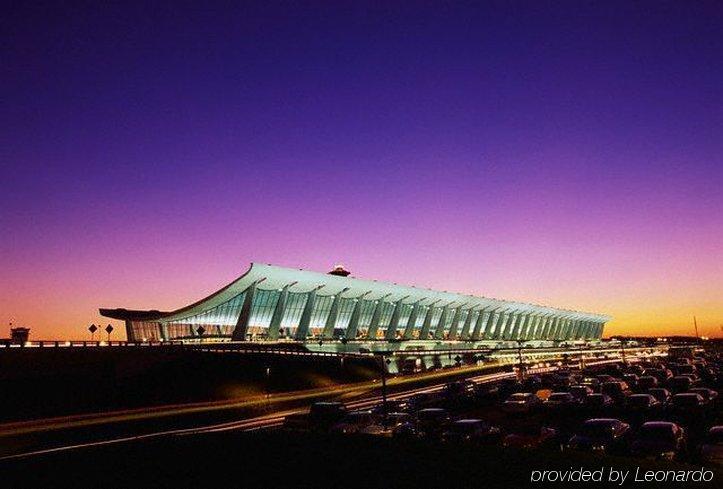 Hampton Inn & Suites Washington-Dulles International Airport Sterling Exterior photo
