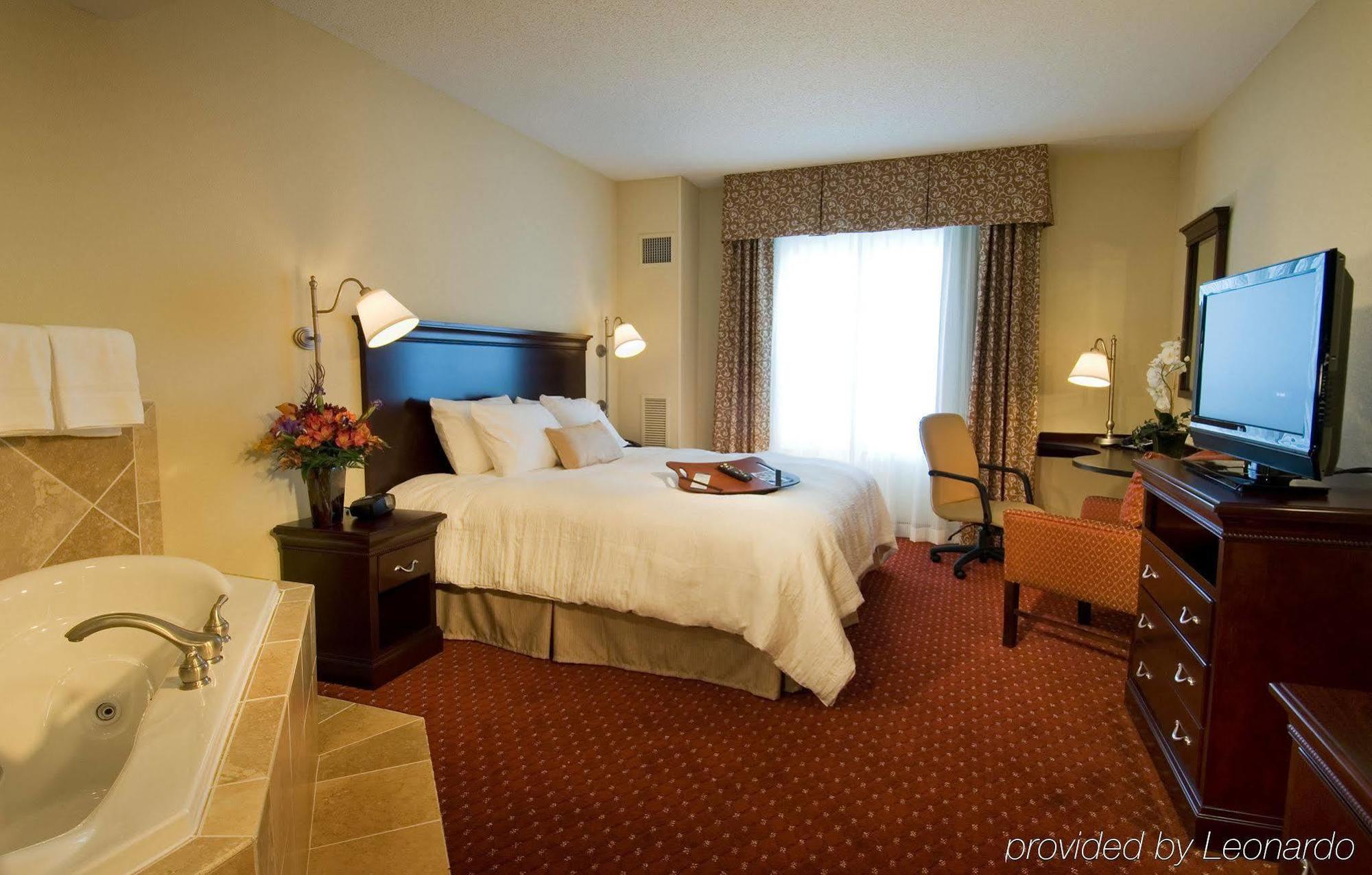 Hampton Inn & Suites Washington-Dulles International Airport Sterling Room photo
